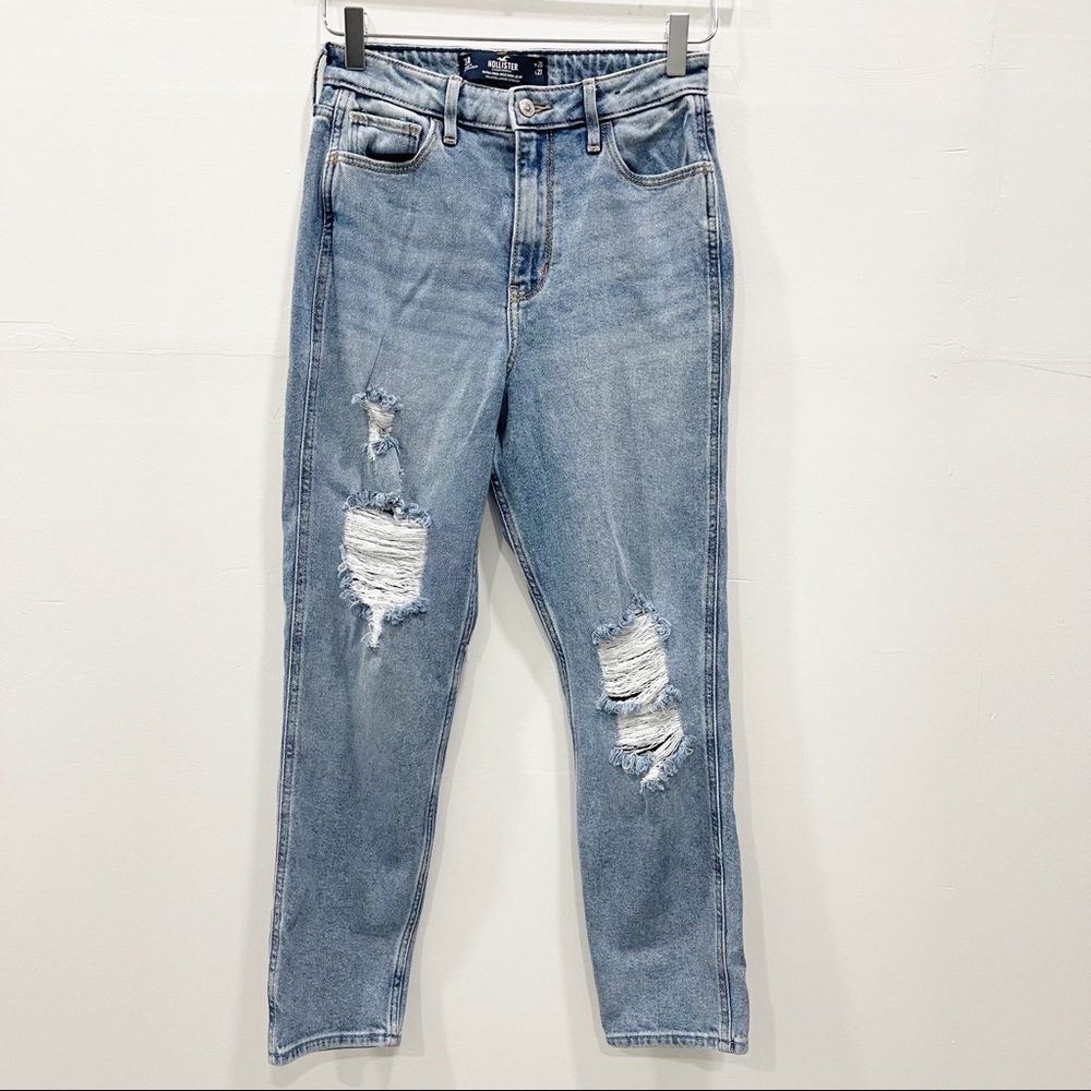 Hollister Ultra High Rise Mom Jean Vintage Stretch w26 L27 Distressed